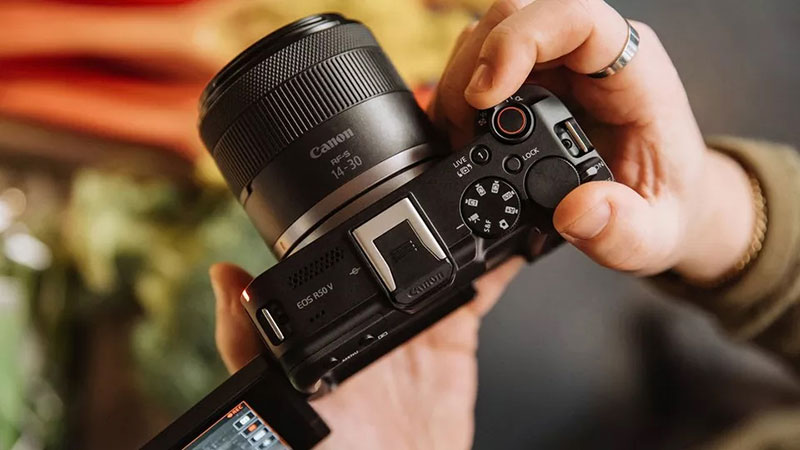 Canon eos r50 v top