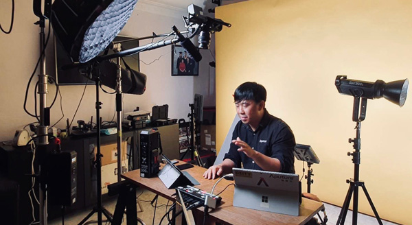 Blackmagic atem aputure asia