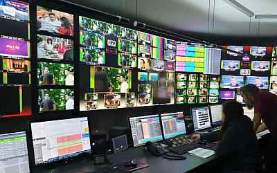 Pebble broadcast asia2